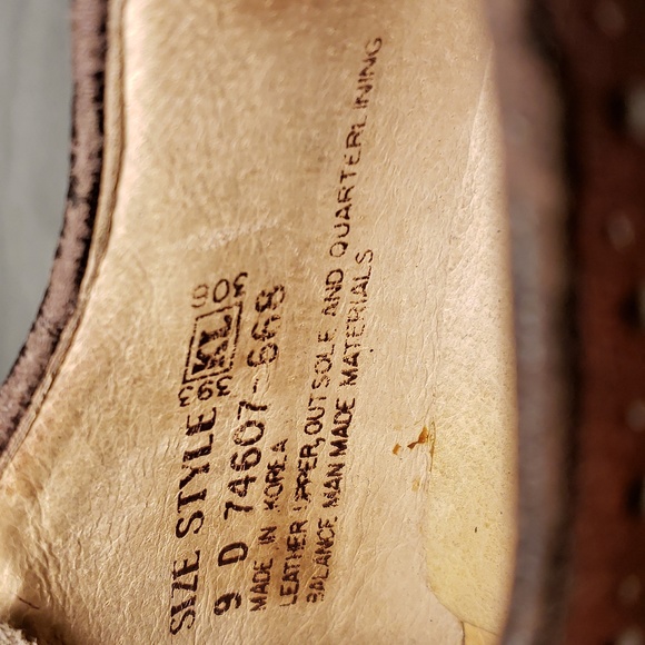 Vintage mens Brown Ornate leather oxfords. main image 11